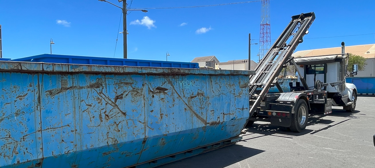 RollOff Trucks vs. Hooklift Trucks Which Suits Your Needs Best