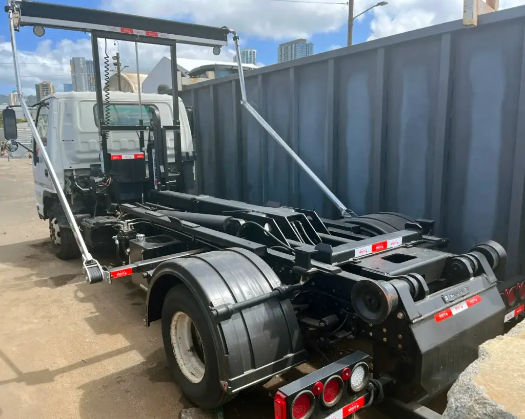 Hooklift Truck Hawaii - HIWASTE MFG